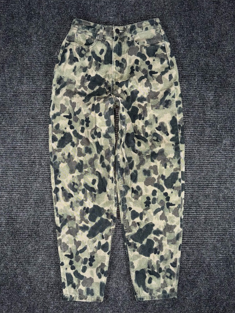 WeWoreWhat Dani Boyfriend Jeans Olive Camo Printed Rigid Denim Size 25 Cotton